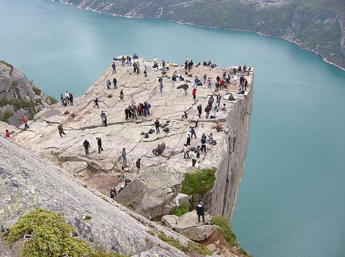 世界上8个最惊心动魄的景点(图2) 世界上8个最惊心动魄的景点--置顶表情