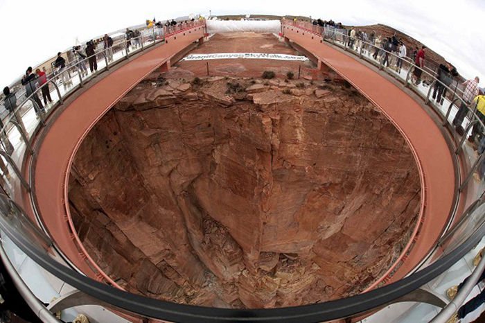 世界上8个最惊心动魄的景点(图10) 世界上8个最惊心动魄的景点--置顶表情