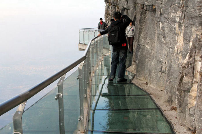 世界上8个最惊心动魄的景点(图11) 世界上8个最惊心动魄的景点--置顶表情