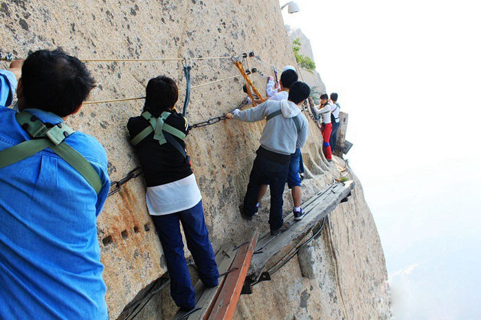 世界上8个最惊心动魄的景点(图14) 世界上8个最惊心动魄的景点--置顶表情